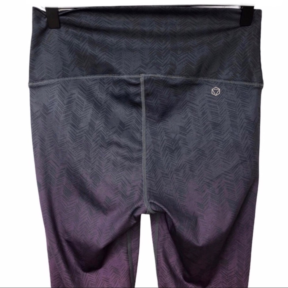 AR-33 Alpha High Waist Ombre Leggings Size Medium Purple Activewear High Waist - Picture 6 of 11